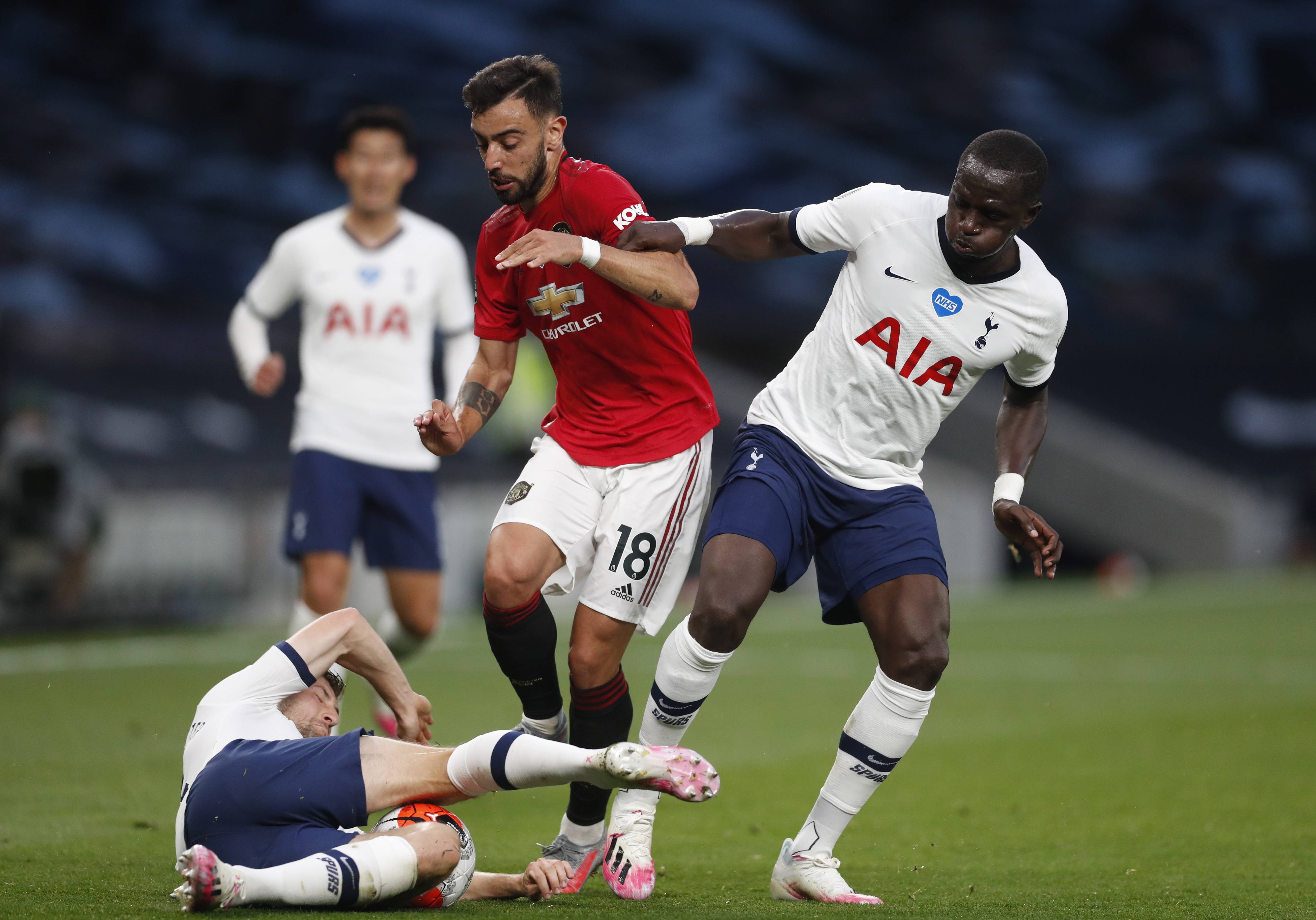 瞬間鴉雀無 瞬間鴉雀無